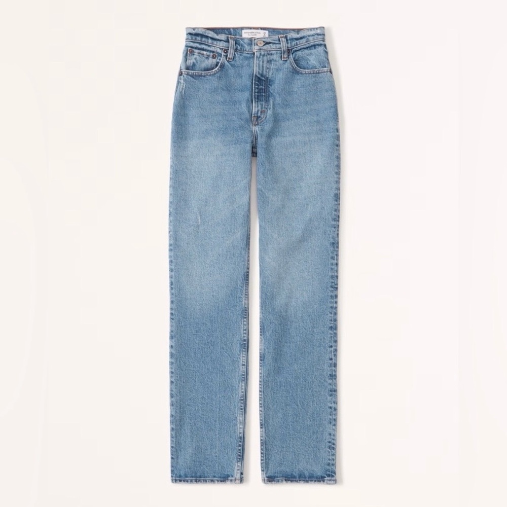 Abercrombie Ultra High Rise 90s Straight Jean in Medium Wash 29/8 Extra Short